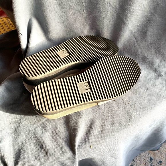 Eileen Fisher Grey suede mesh loafer size 8 - Picture 4 of 6